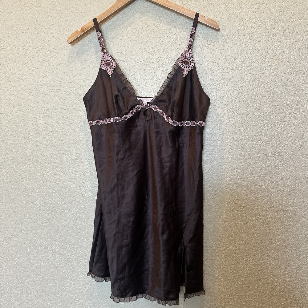 Victorias Secret Satin Ruffle Hem Lace Appliqué Large Y2k Brown Pink Chemise